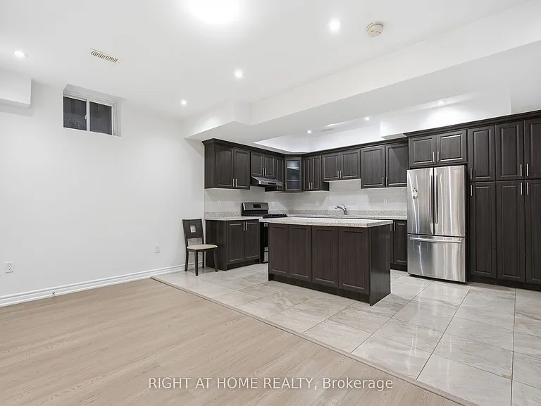 201 Donald Sim Ave #BASEMENT — Photo 10