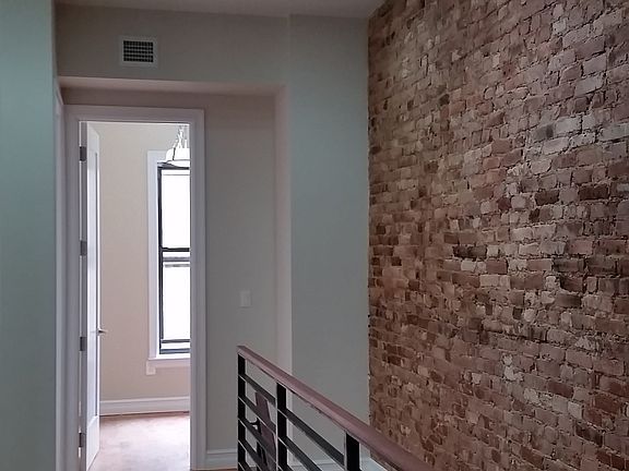 4th image of 518 Van Buren St #2
