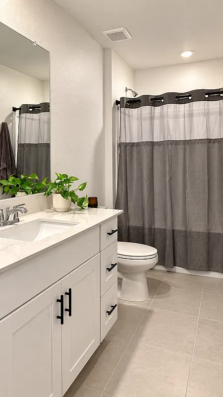 5 bed, 3.0 bath, 2754 sqft, $950 — Photo 3