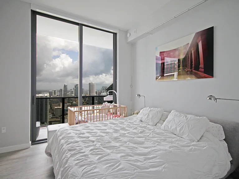 45 SW 9th St #4608 — Photo 7