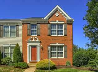 22 Castleview Dr, Mc Kees Rocks, PA 15136