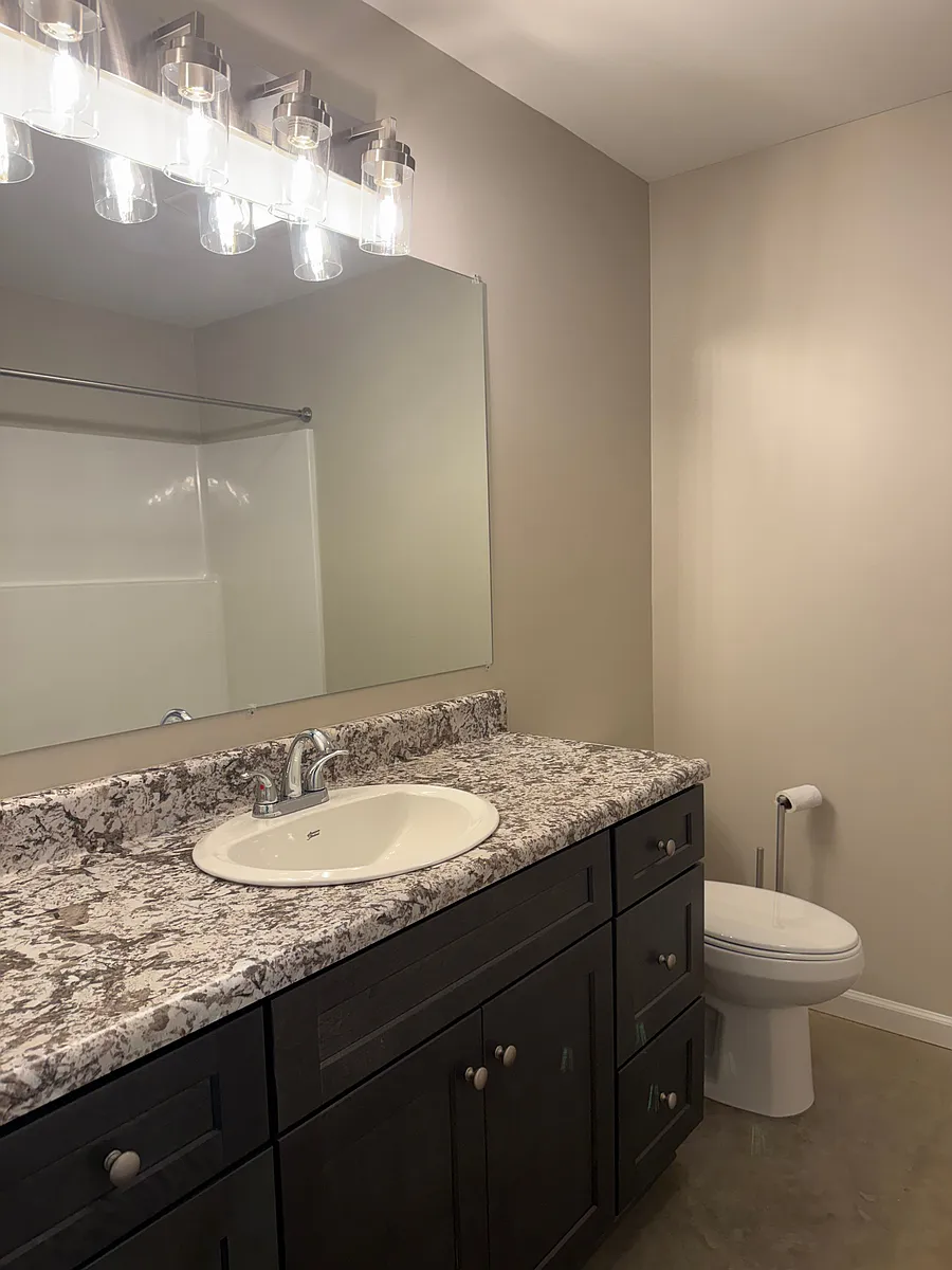 5' vanity - Old Highway 49 E