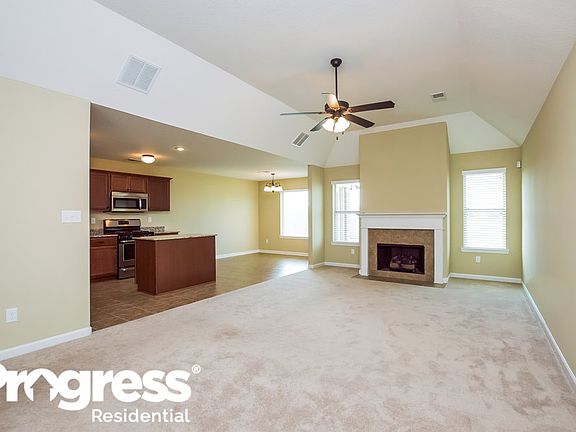 4th image of 30 Willow Springs Ln