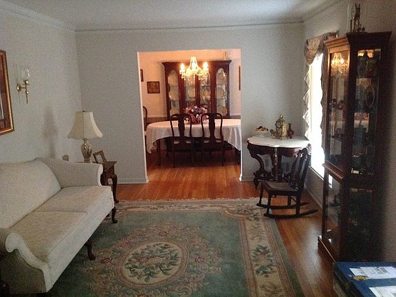 Formal living/dining room