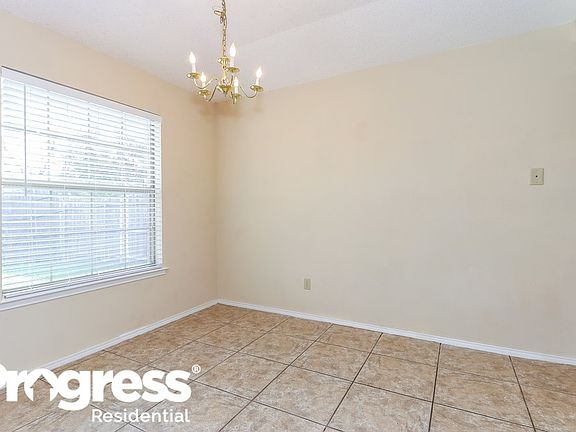 5th image of 5415 Whisper Glen Dr
