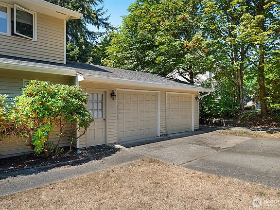 3rd image of 1732 Medallion Loop NW