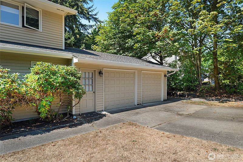 3rd image of 1732 Medallion Loop NW