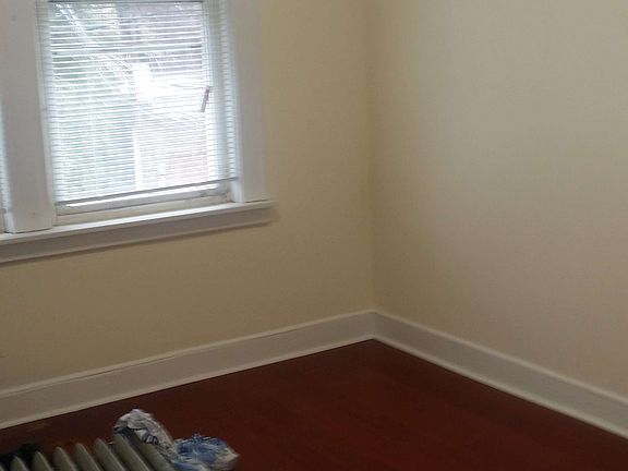 4th image of 3228 45th St APT 1F