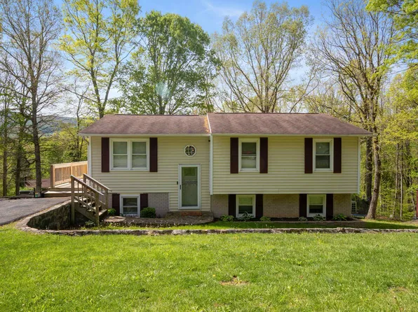 156 Ridgecrest St, Bluefield, VA 24605