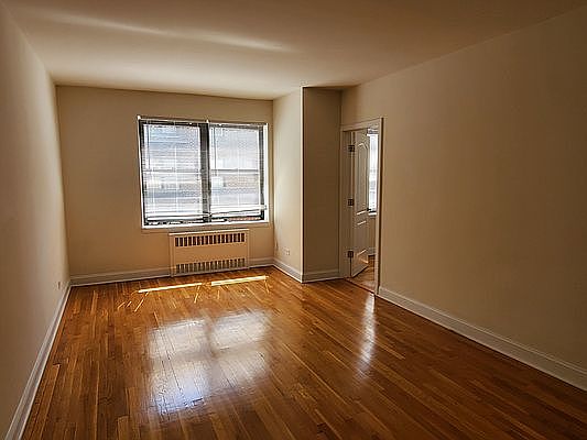 3rd image of 141-30 Pershing Cres #3A