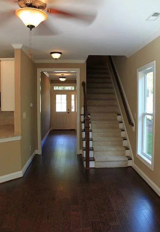2118 Scarlet Maple Drive — Photo 2
