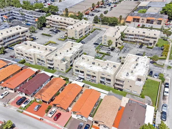 2620 W 76th St APT 212, Hialeah, FL 33016