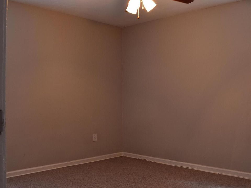 2nd image of 1541 16th St N #210