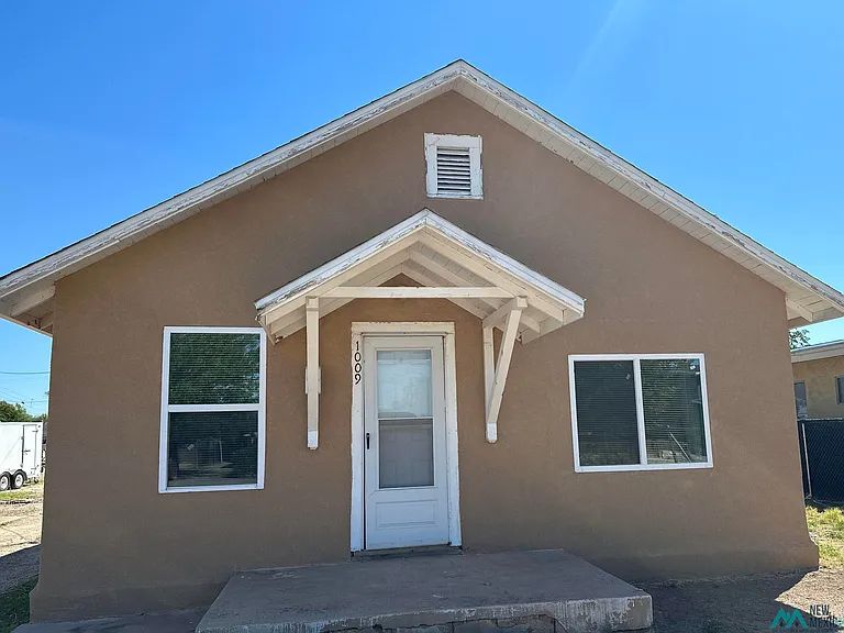1009 S Lea Ave — Photo 2