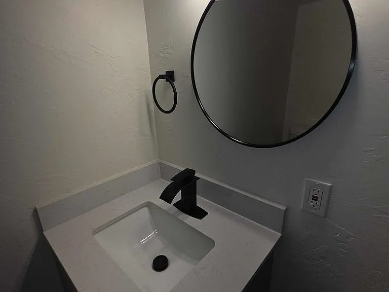 Unit Photo