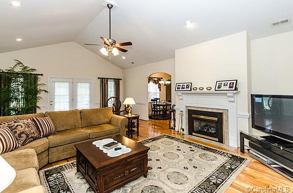 2nd image of 2887 Wheatfield Ct