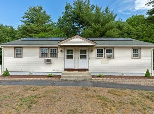 10 Shawnee Rd, Pepperell, MA 01463