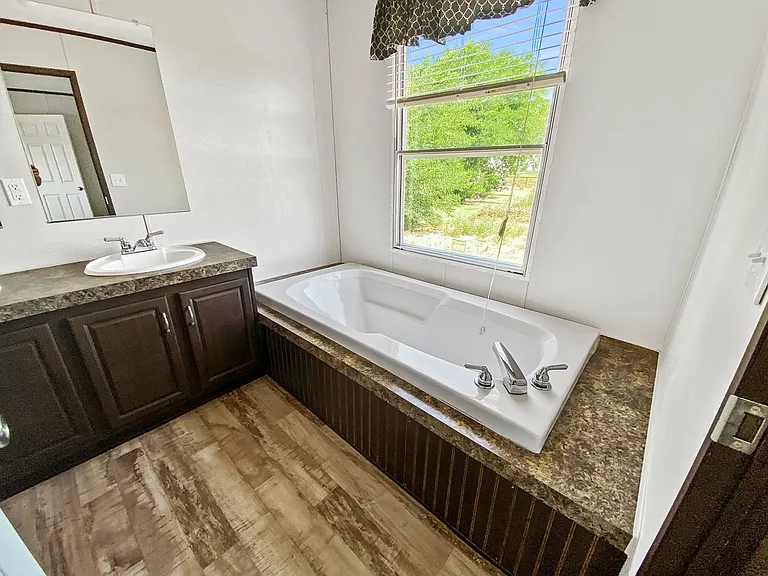2902 W Jones Rd — Photo 9