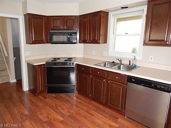 5th image of 3853 Retreat Dr