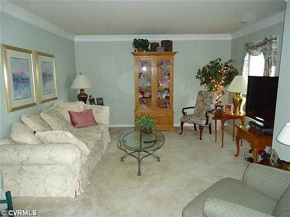 3rd image of 9712 Dove Hollow Ln