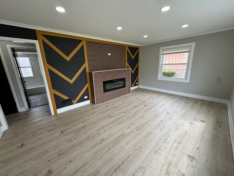 16439 Cottage Grove Ave — Photo 5
