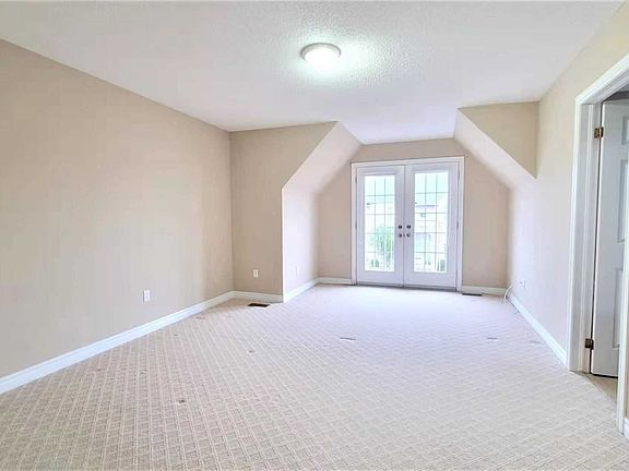 4th image of 2495 Felhaber Cres