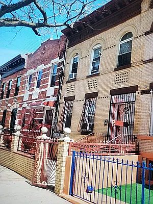 1st image of 393 Ashford St