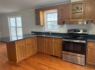 7 1st St, Beacon Falls, CT 06403