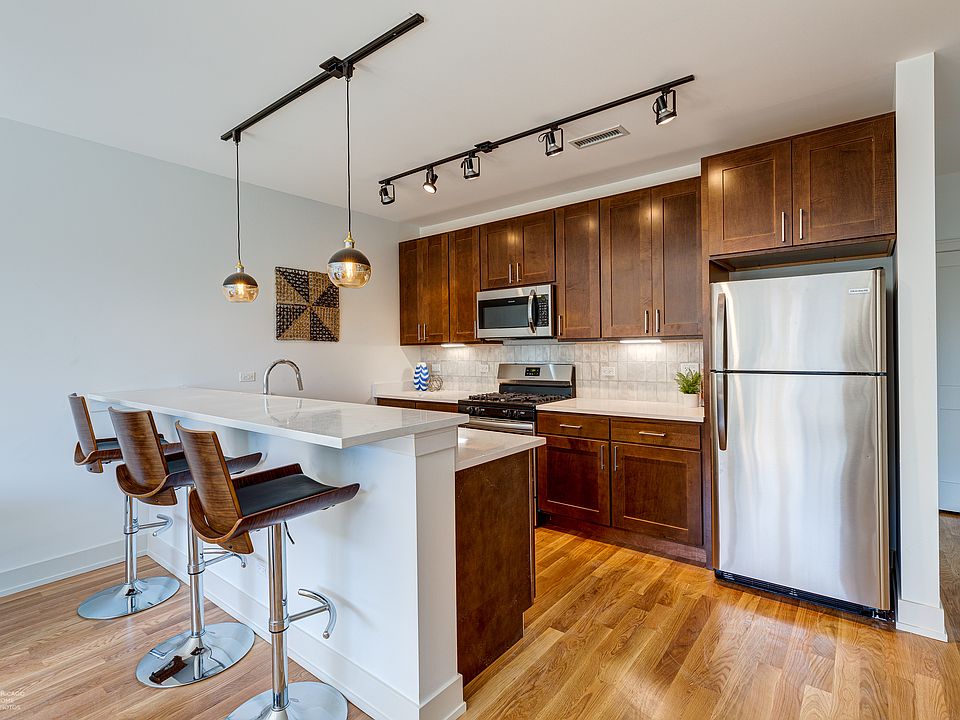 1st image of 2740 N Spaulding Ave #603