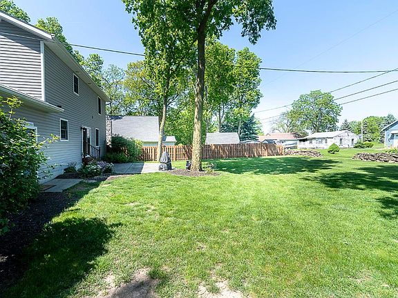 3rd image of 65 N Woodwinds Way
