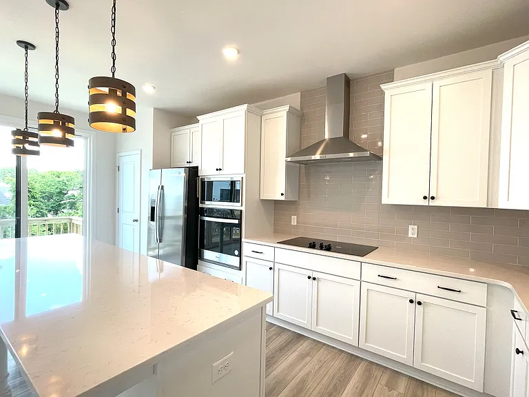 5005 Layman Dr — Photo 10