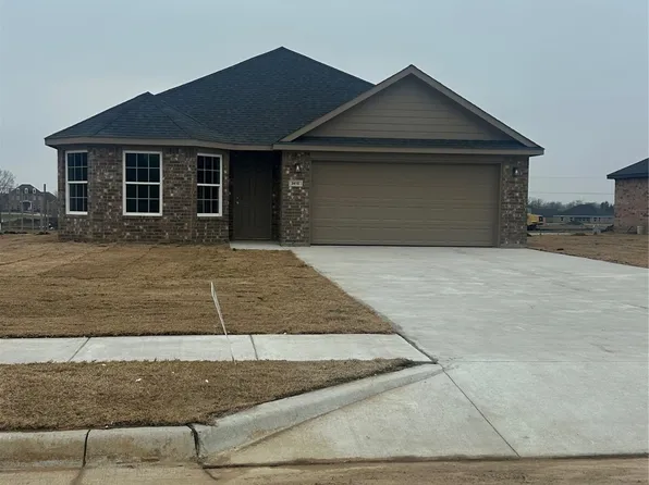 3415 Little John Dr, Durant, OK 74701