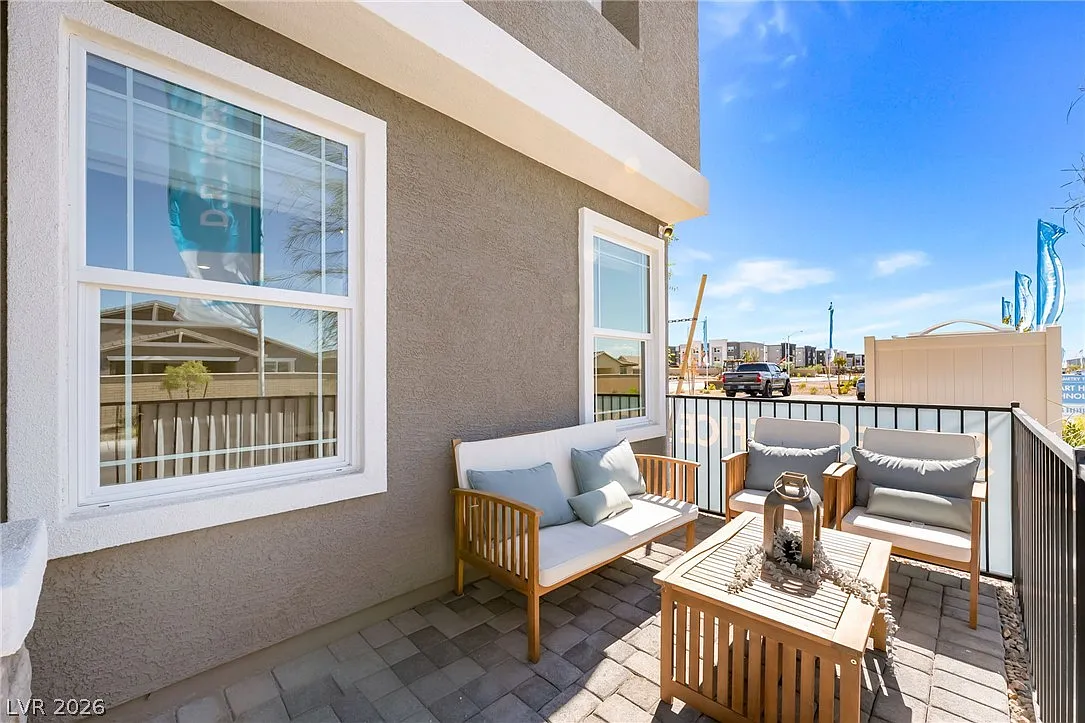 3 bed, 2.5 bath, 1410 sqft, $2,095 — Photo 2