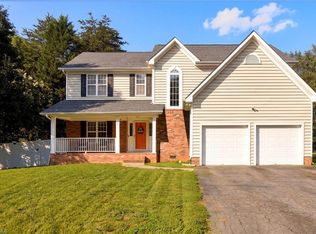 3905 Fairstone Pl, High Point, NC 27265