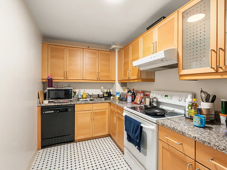 872 Massachusetts Ave #303 — Photo 20