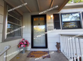 4825 W 75th St, Prairie Village, KS 66208
