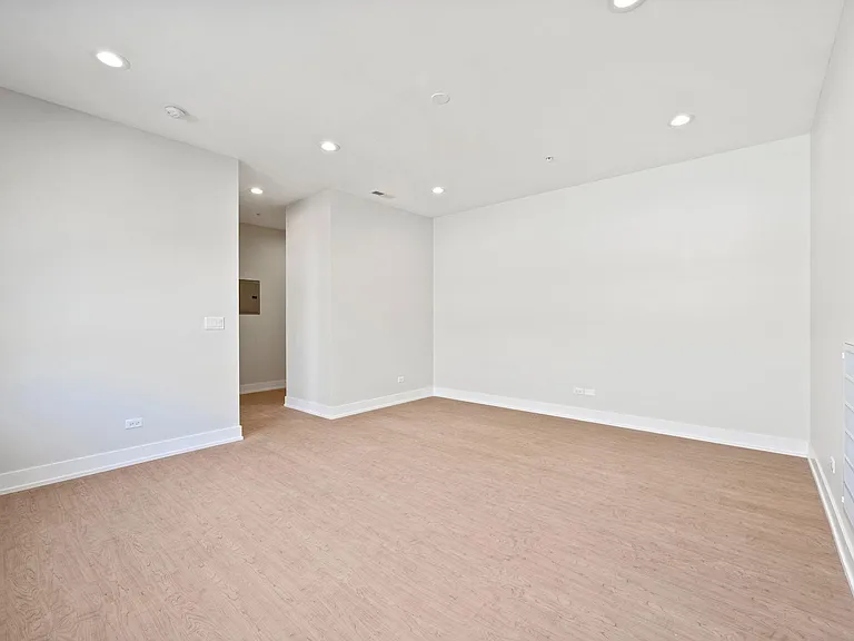 2211 Maple Ave #203 — Photo 27