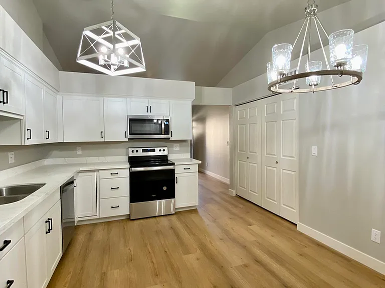 875 S Nebraska St #40 — Photo 5