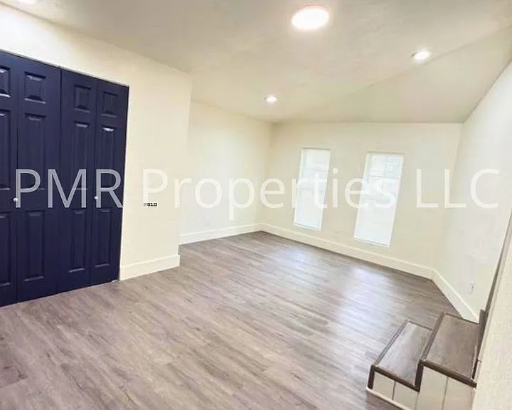 1706 NW Cherry Ave — Photo 6