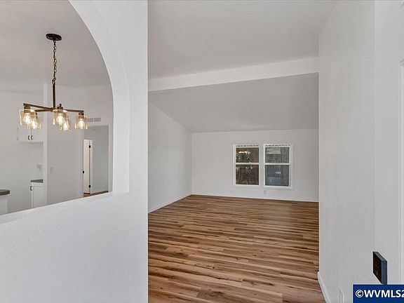 5th image of 5057 Briarwood Cir N