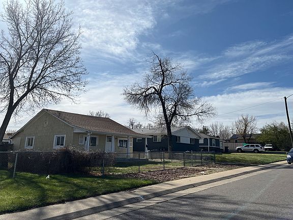 3rd image of 226 S Lowell Blvd