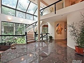 3rd image of 8 Mansion Dr