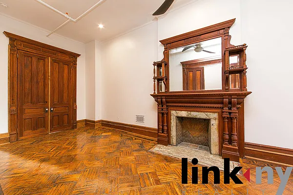 Rented by Link NY Realty | media 49