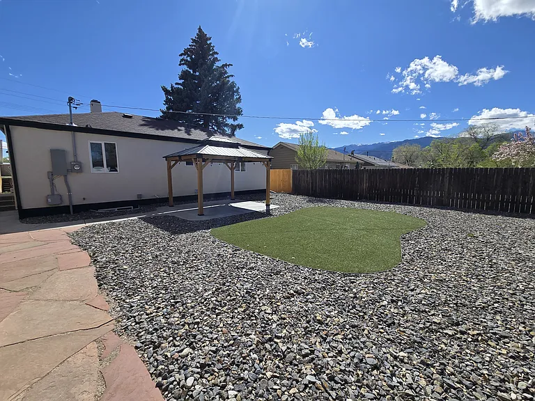 738 E Fountain Blvd — Photo 32