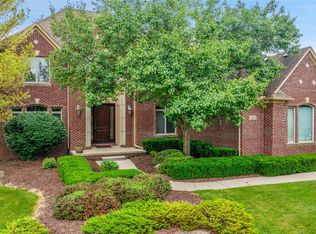 1167 Autumnview Dr, Rochester, MI 48307