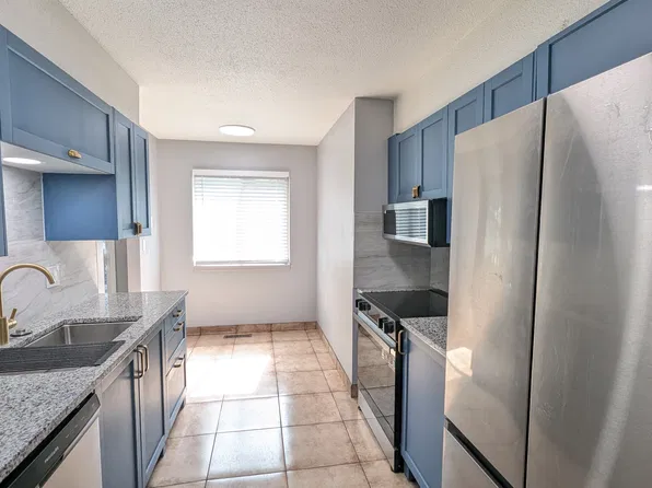 10151 W 96th Ter, Overland Park, KS 66212