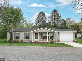 337 Crystal Creek Xing, Abbottstown, PA 17301