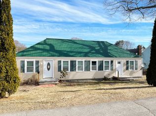 11-13 Dismukes St, Kittery, ME 03904