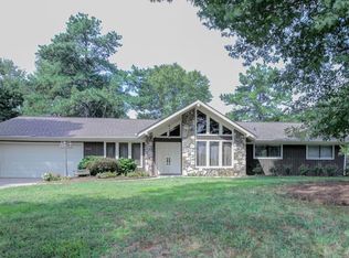 1590 Oakfield Ln, Roswell, GA 30075