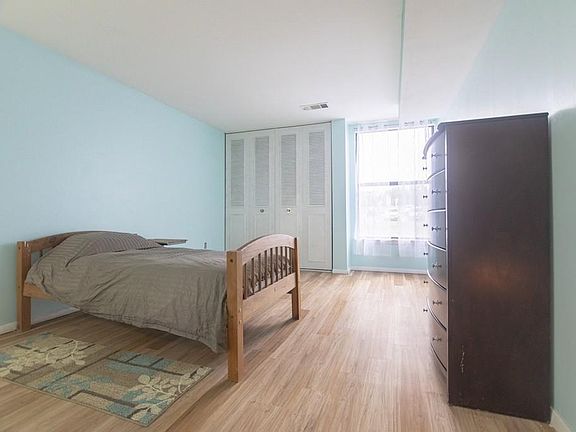 4th image of 56 Shrewsbury Green Dr Unit F